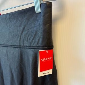SPANX- faux leather pencil skirt